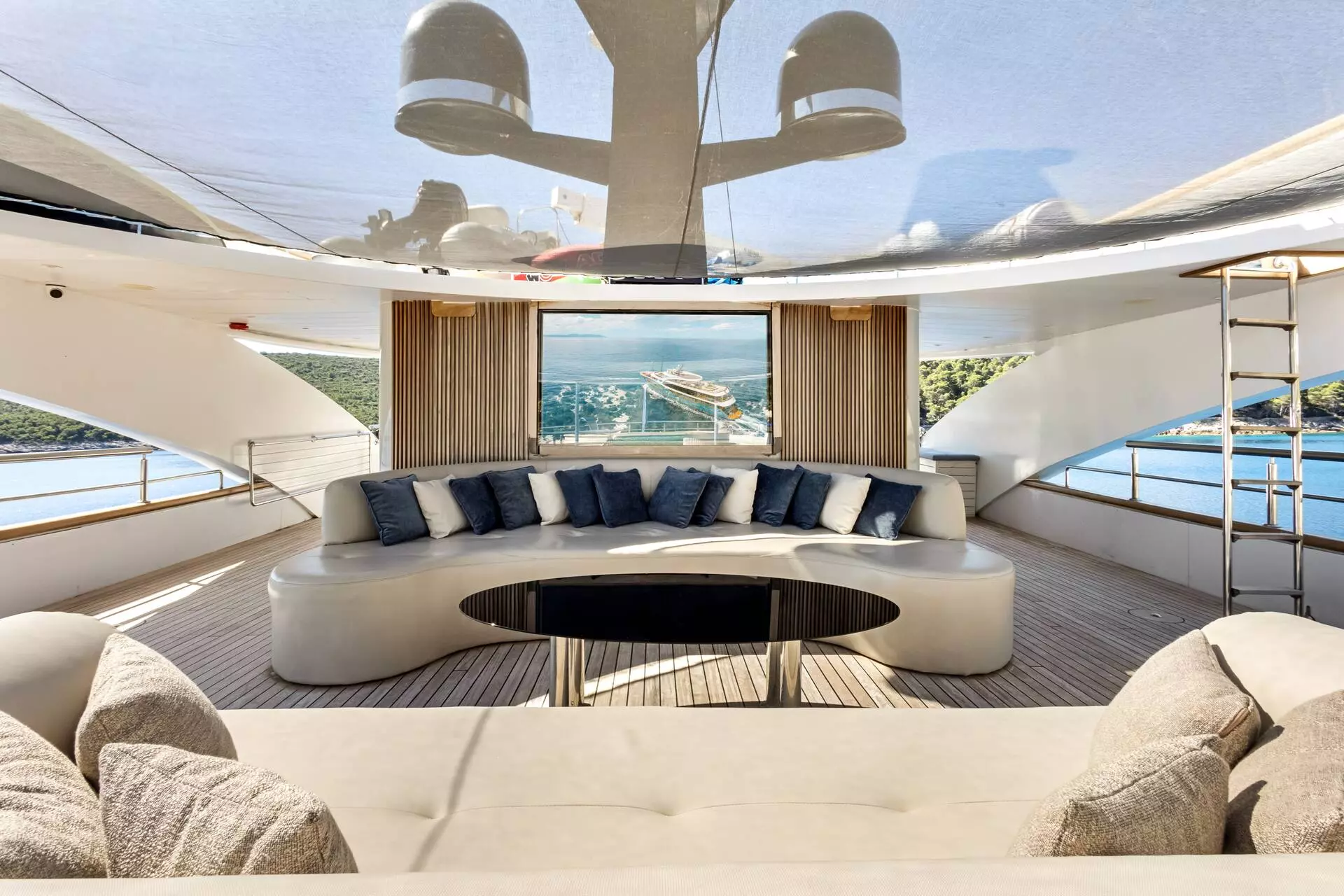 21. BELLA Lounge area - Sun deck.jpg