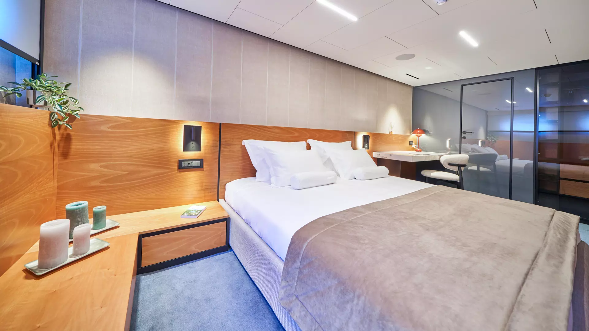 25-Mar-Allure-double-cabin _.JPG