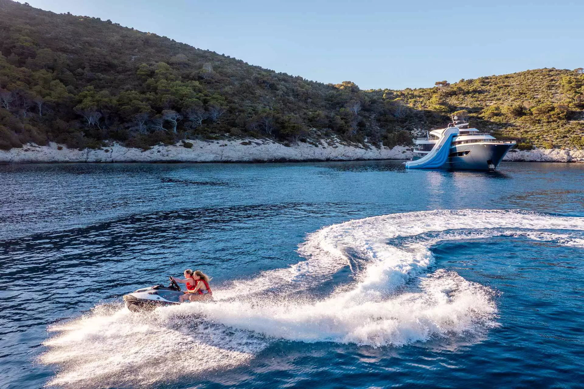 11. BELLA Water toys.jpg