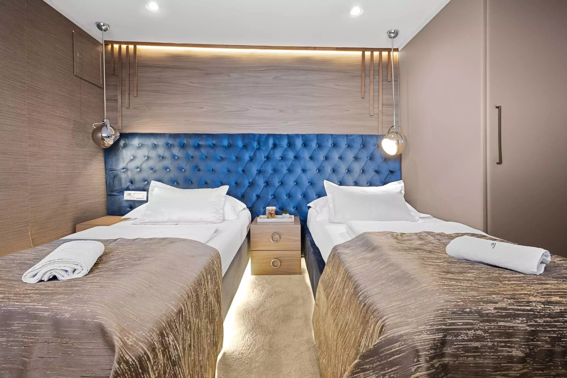 62. BELLA Twin stateroom - Main deck.jpg