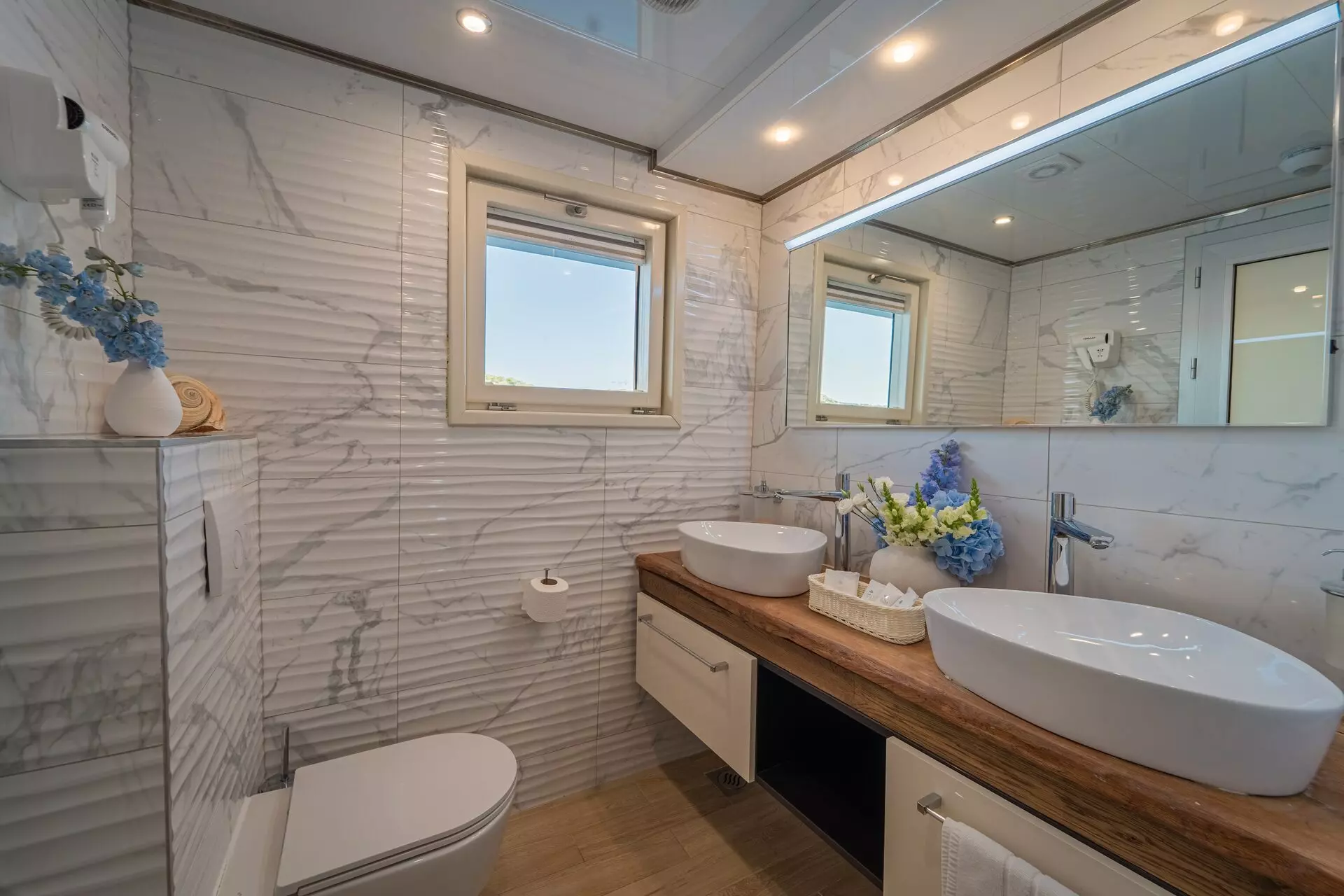 48. RIVA Double stateroom en suite - Main deck.jpg