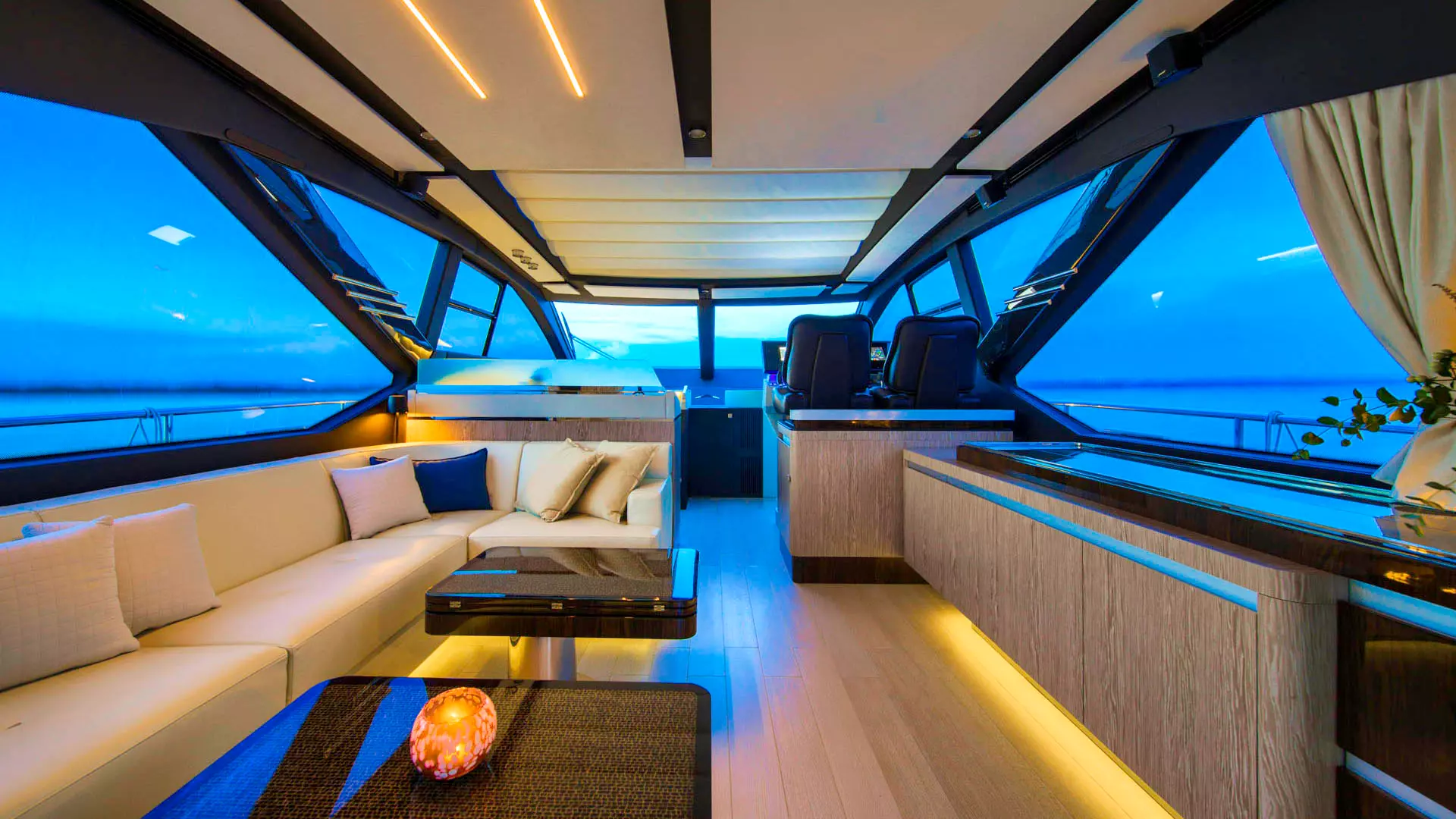 17-Azimut-S7-salon _.JPG