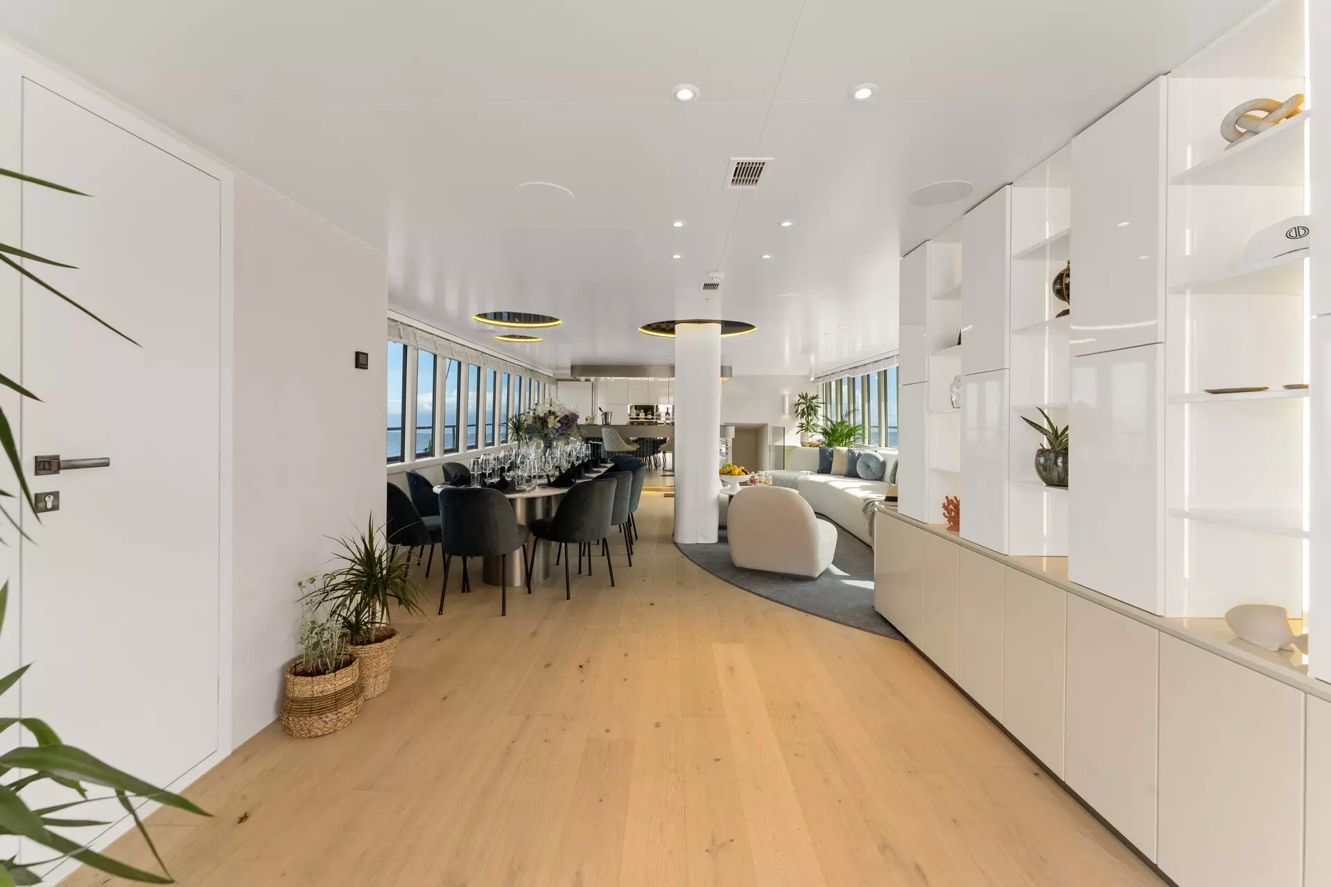 42. MAXITA Entrance to salon - Main deck.jpg