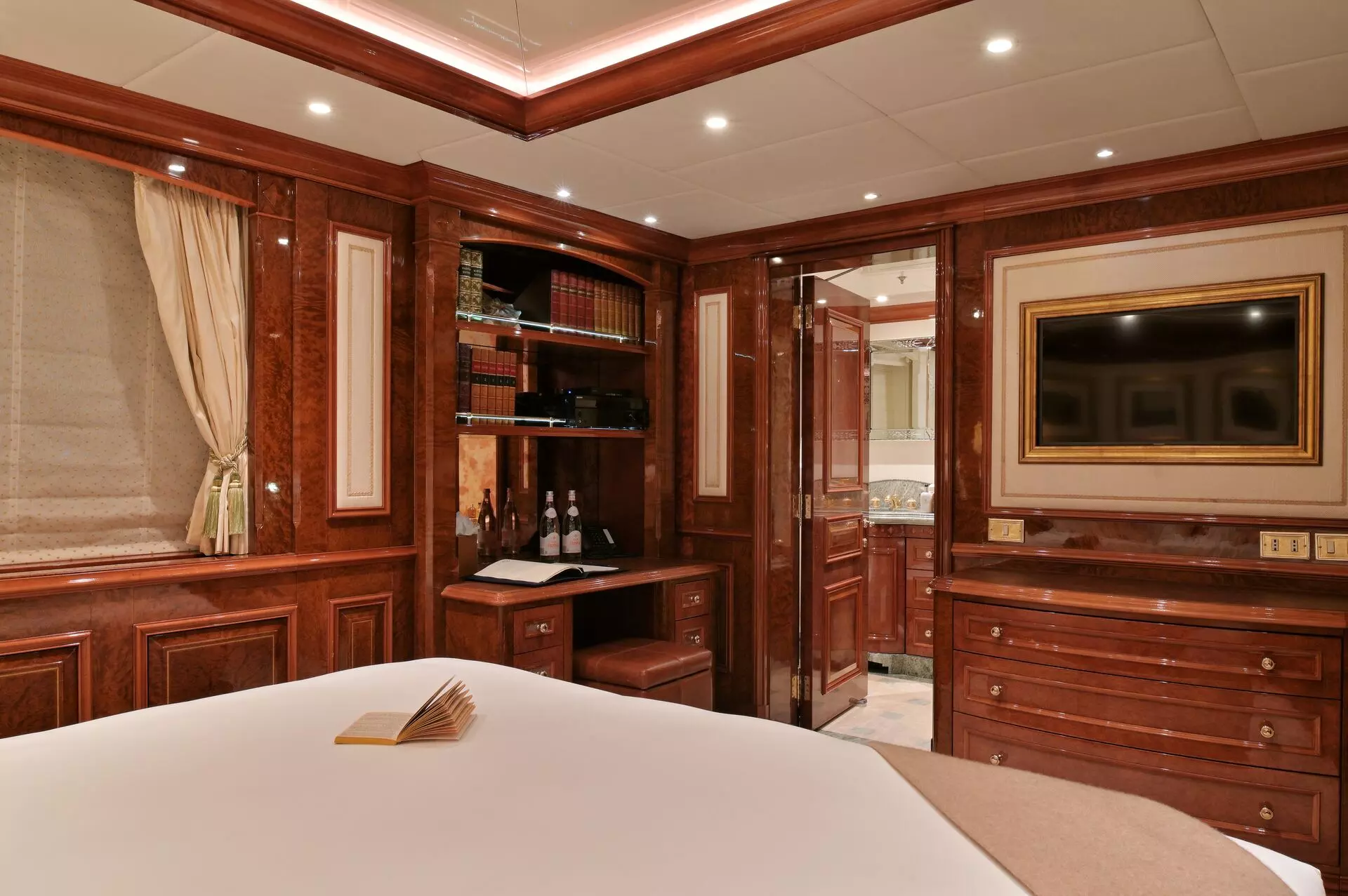 43. ST.DAVID_master_cabin_2.jpg