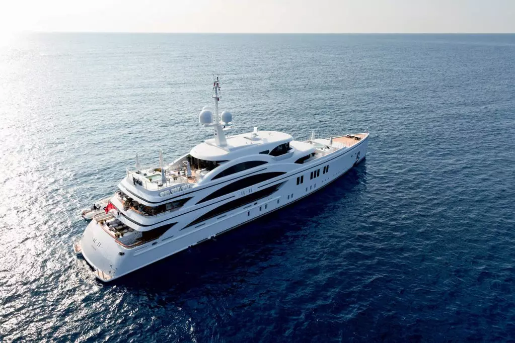 Benetti 63 MY 11-11 Review: Team Work