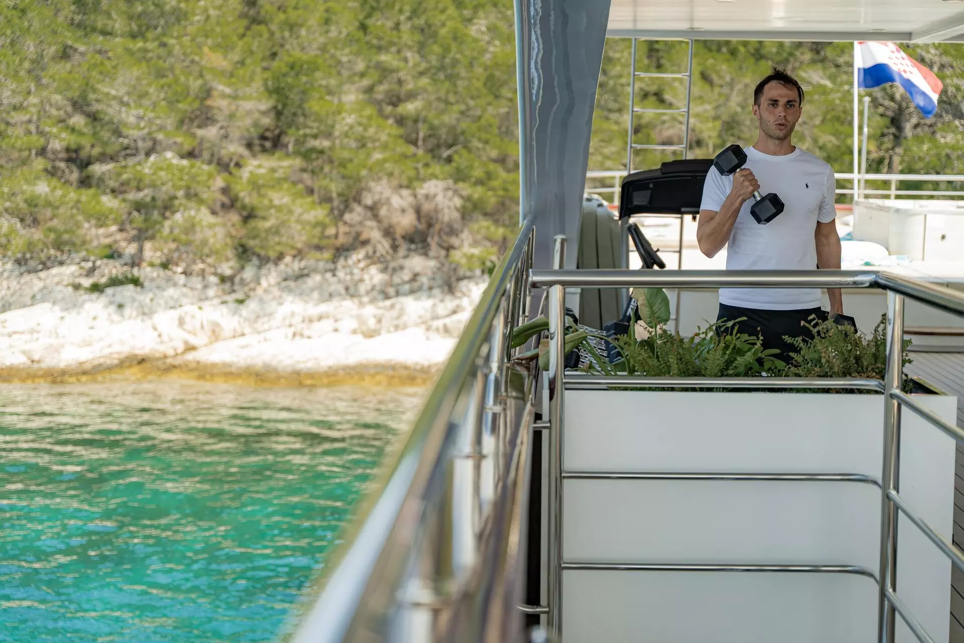 02 - Exterior - Sundeck (13).jpg