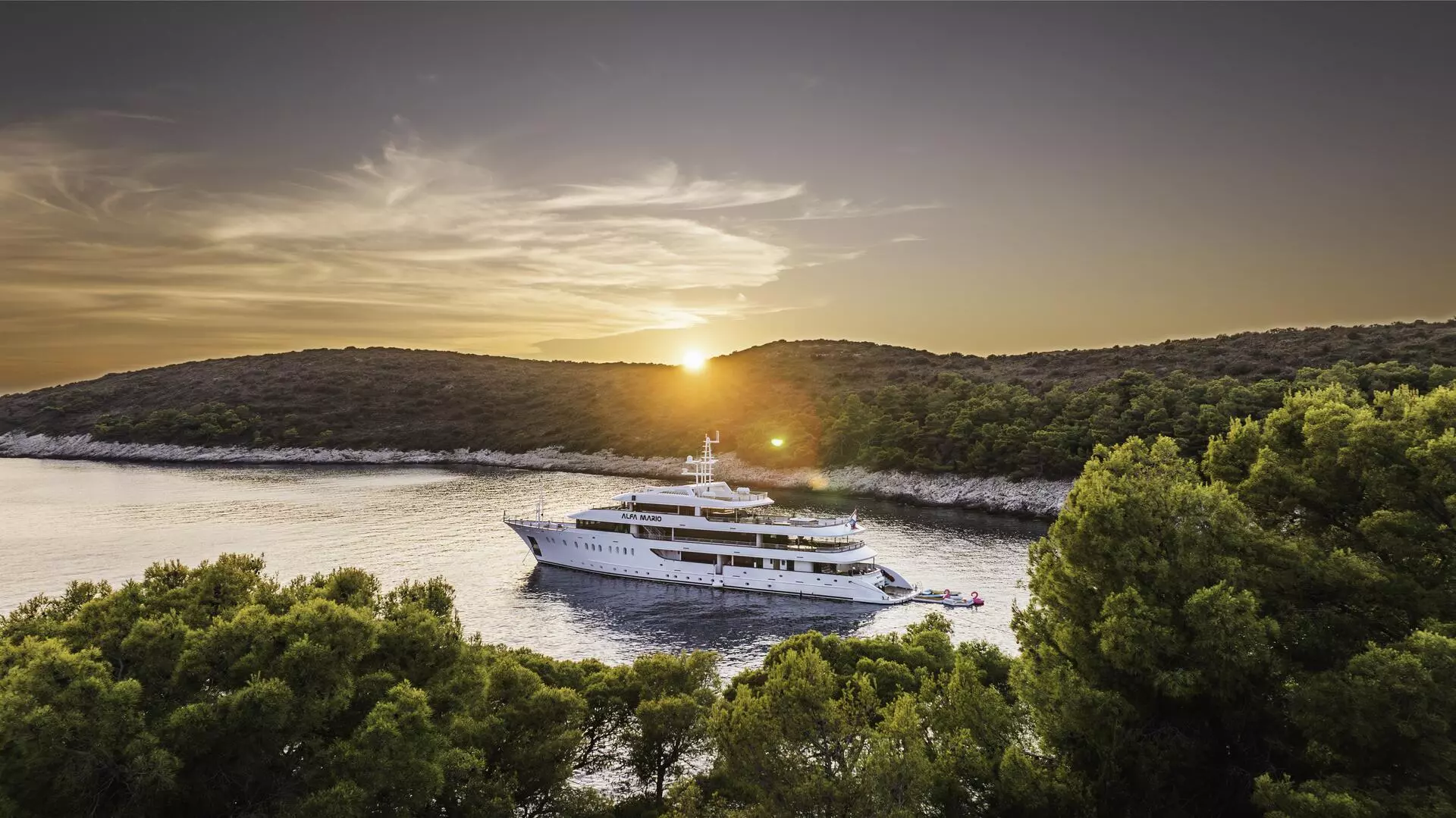 11. ALFA MARIO Sunset.jpg