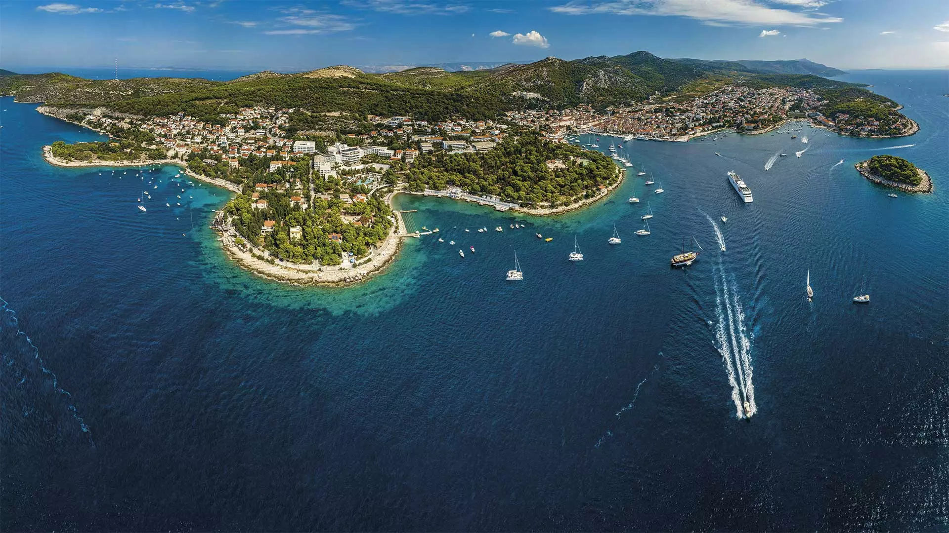 Discover Croatia in Style: Luxury Yacht Cruise from Split to Dubrovnik