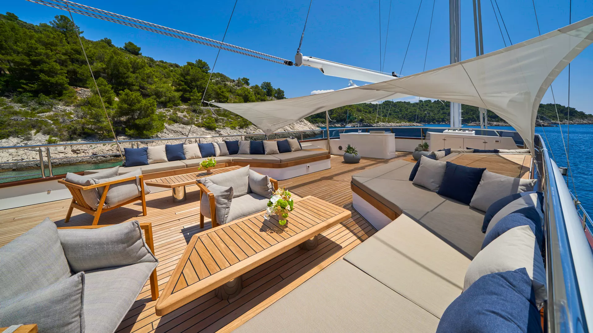 10-Mal-Allure-sun-deck _.JPG