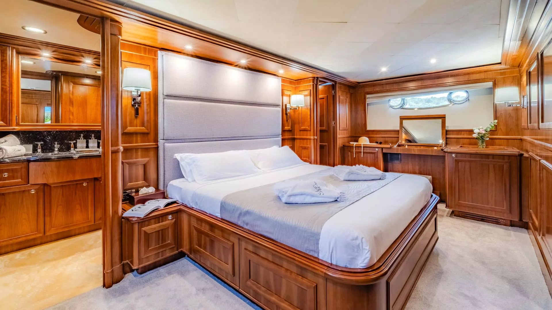 29-Klobuk-VIP-cabin_.jpg