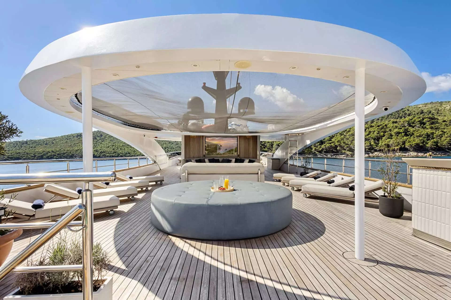 20. BELLA Lounge area - Sun deck.jpg