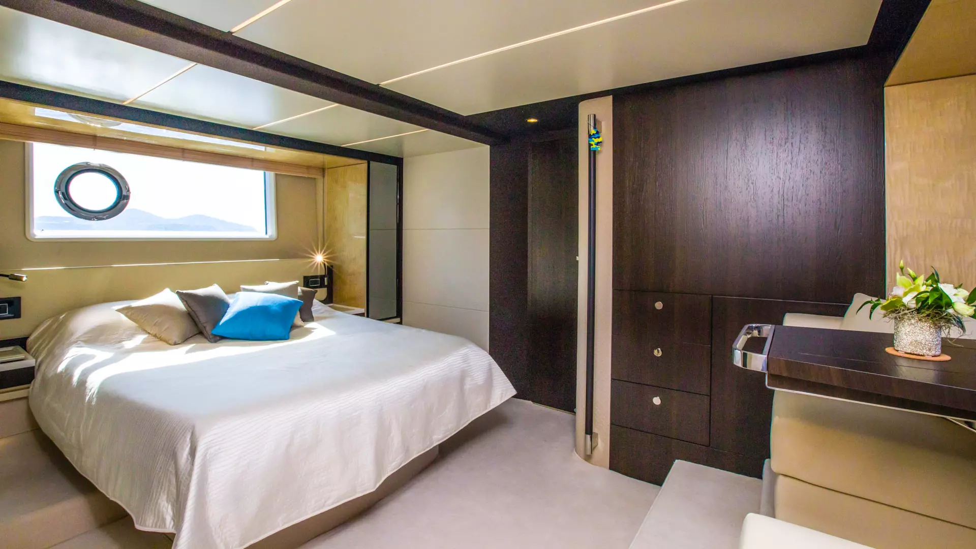 14-Tamara-II-Master-cabin.JPG