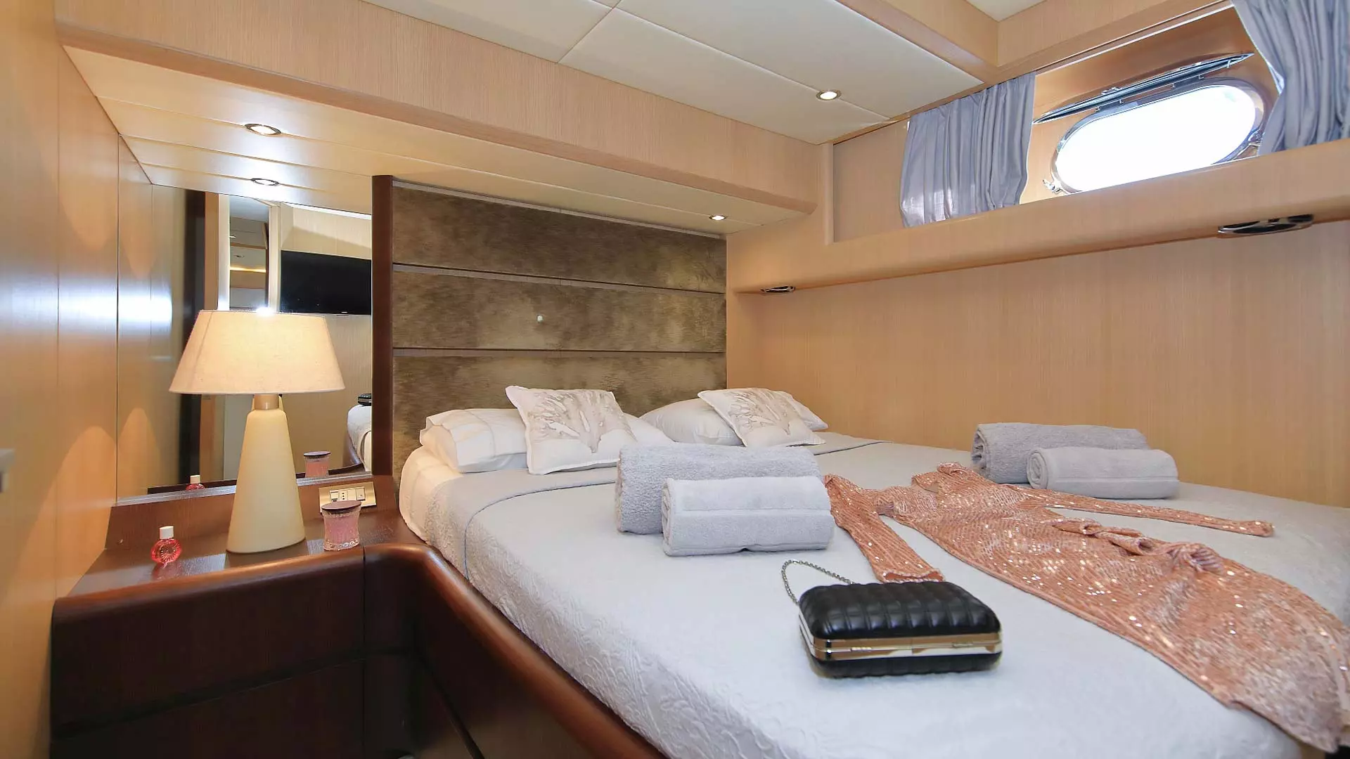 34--HOPE-Double-cabin2.jpg