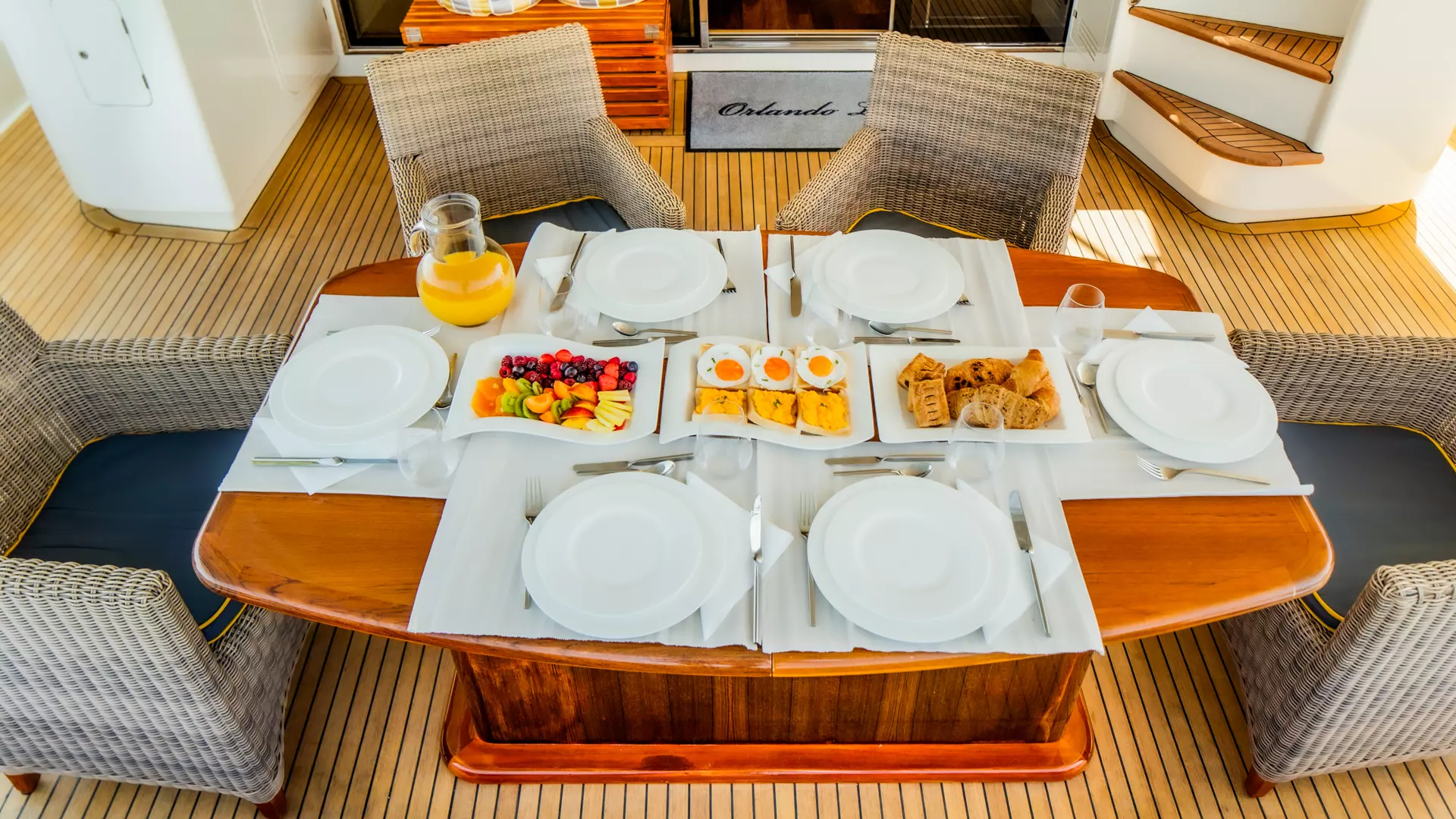 12-ORLANDO-L-aft-dining-table_.jpg