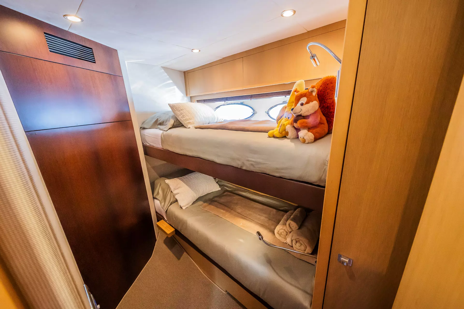 33-Gitana-II-bunk-beds-cabin_.jpg
