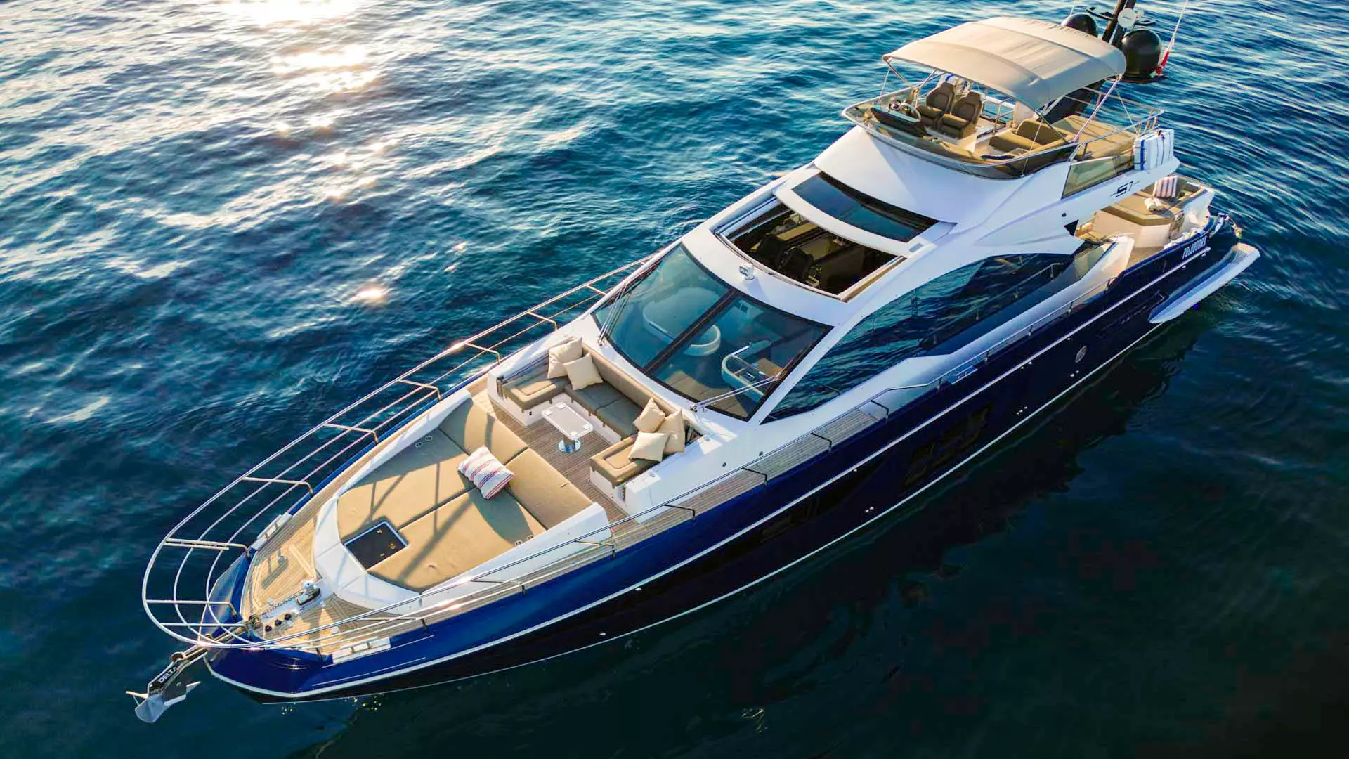 01-Azimut-S7-front-view _.JPG