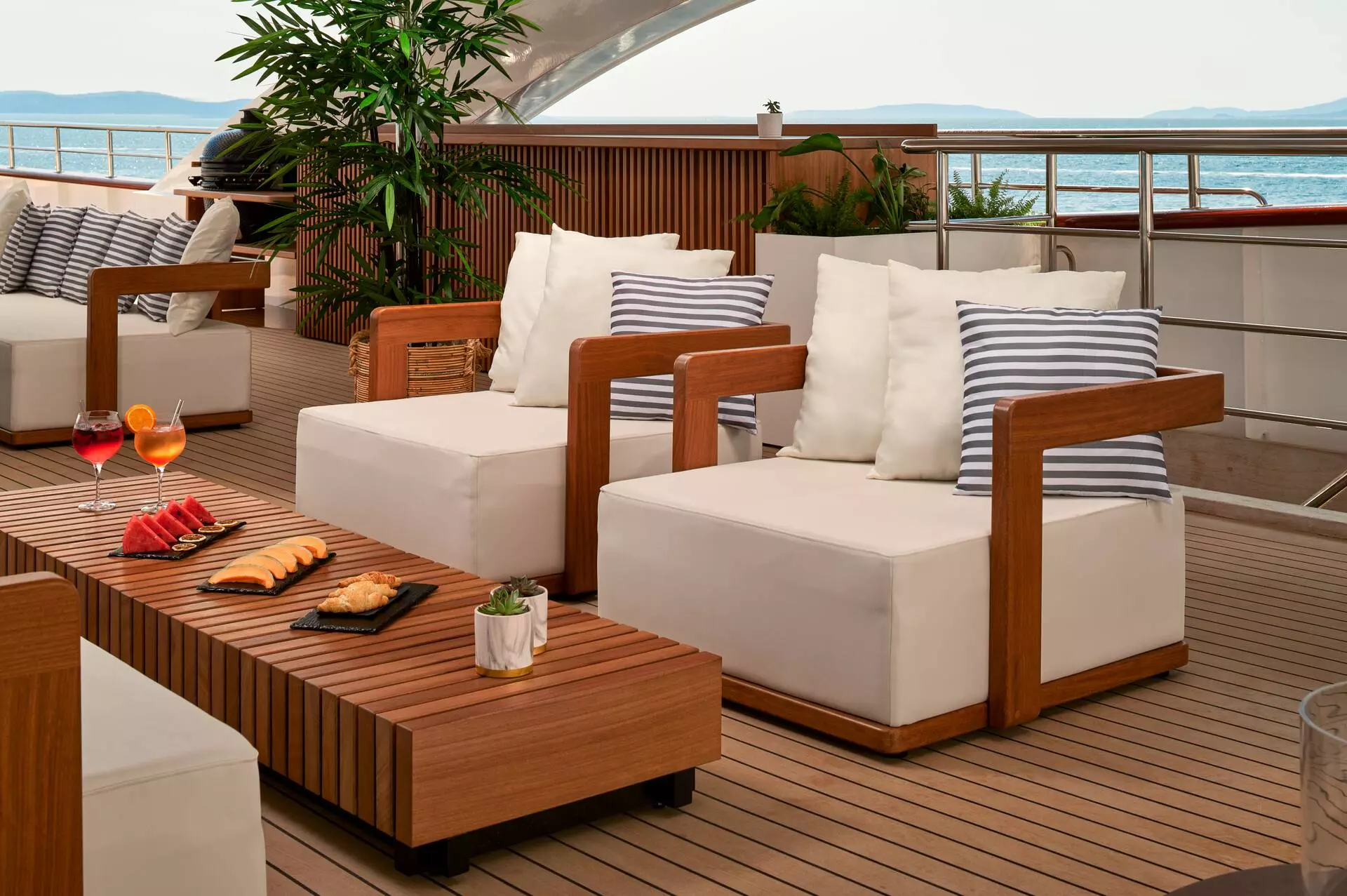 02 - Exterior - Sundeck (7).jpg