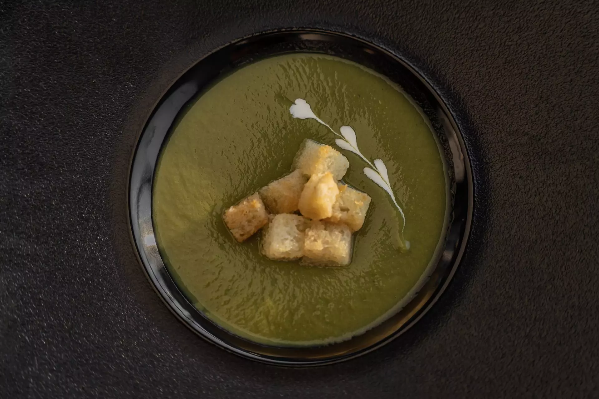 03 - Exterior Upper Deck Aft (3a) - Dining (9).jpg