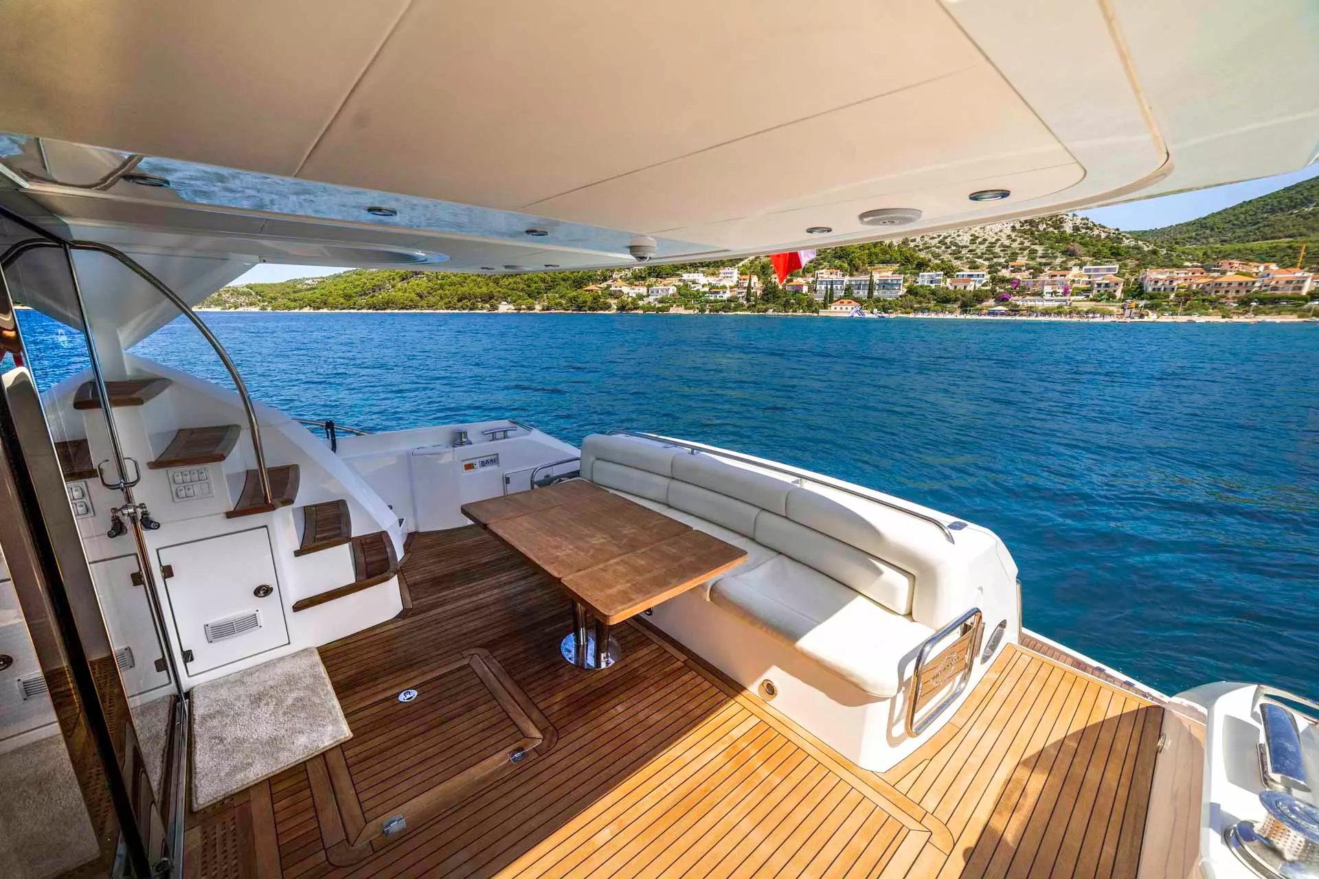 12-2-Drunk-aft-dining-area_.JPG