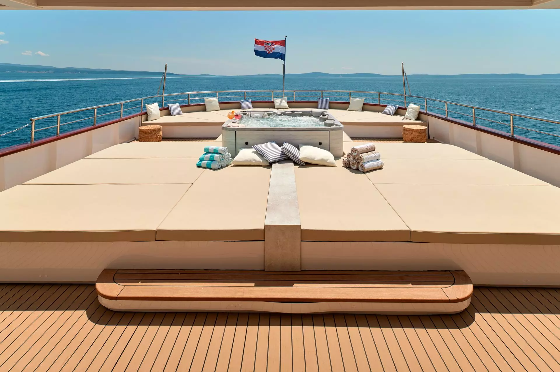 02 - Exterior - Sundeck (10).jpg