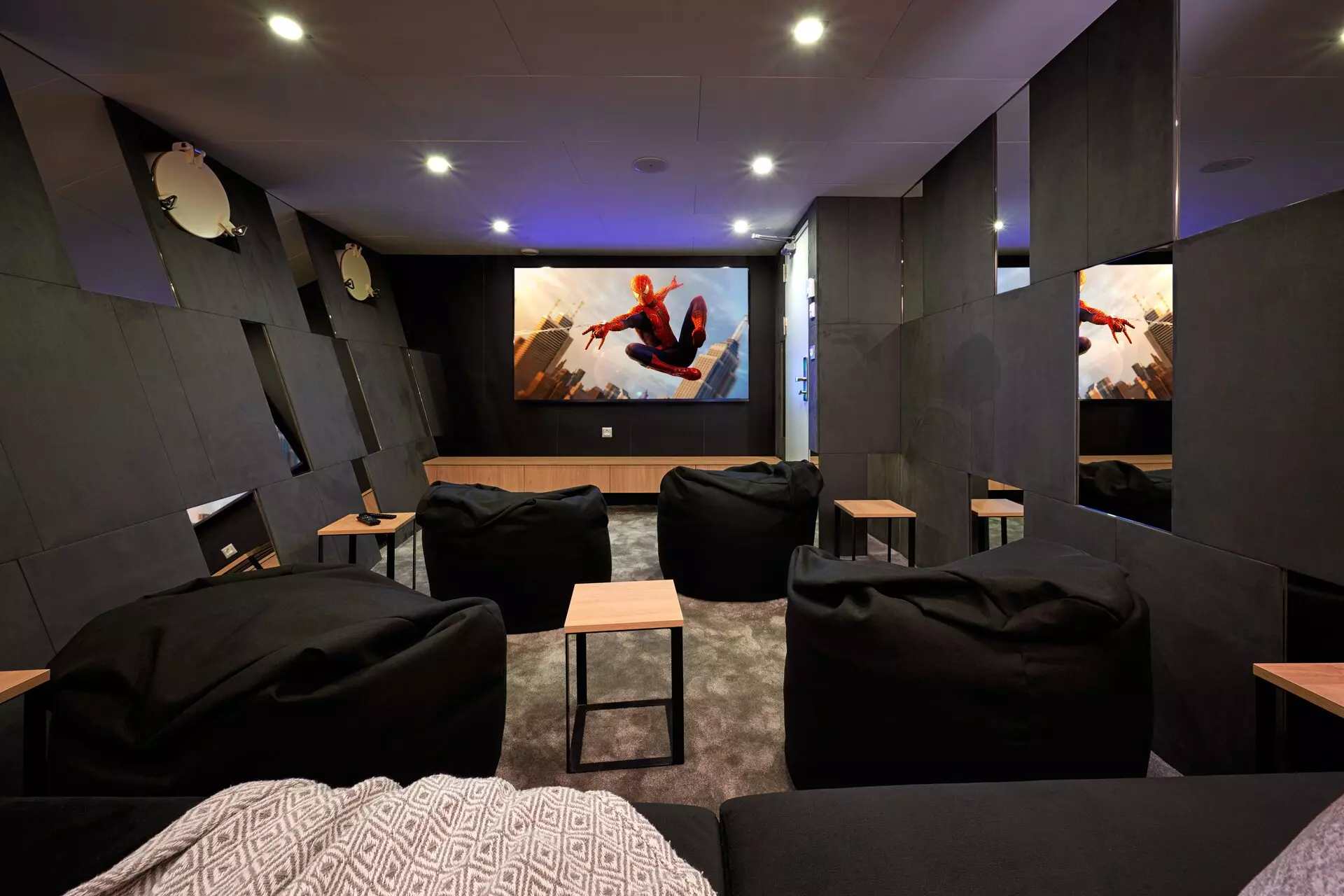 05 - Interior - Amenities - 02 - Cinema (1).jpg