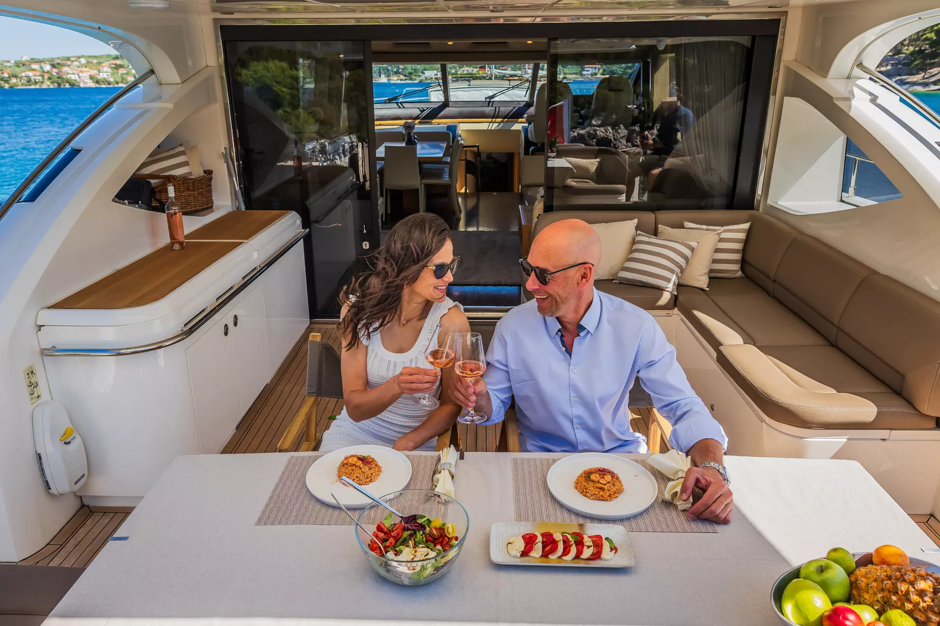 16-Gitana-II-aft-dining_.jpg