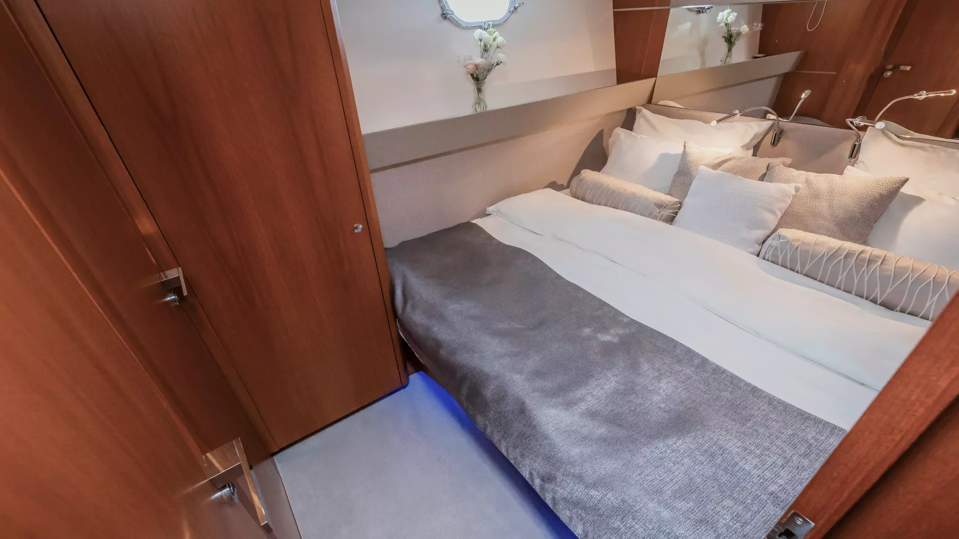 34-KARISMA-Double-cabin_.JPG