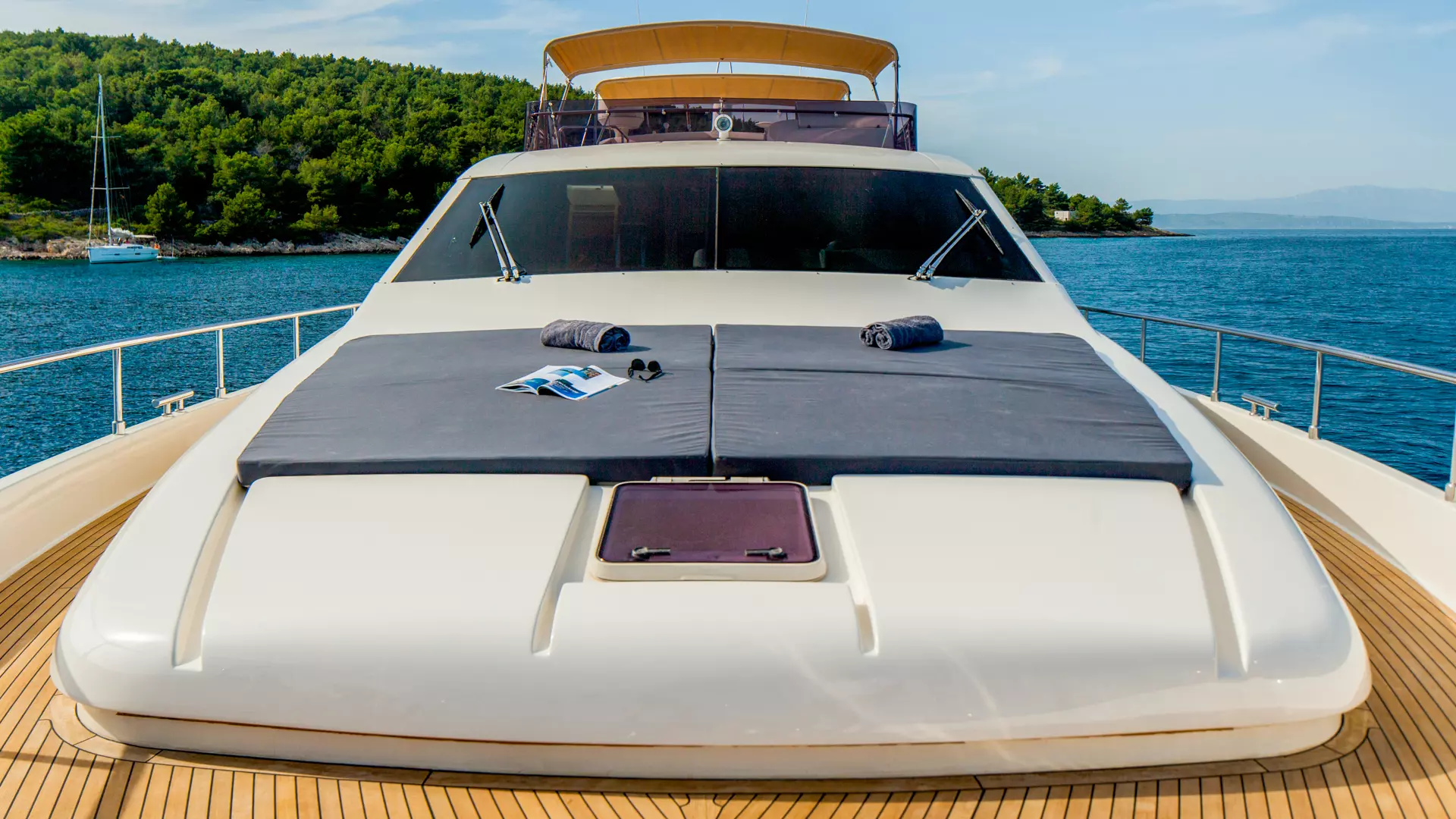 10-ORLANDO-L-bow-sunbeds_.jpg