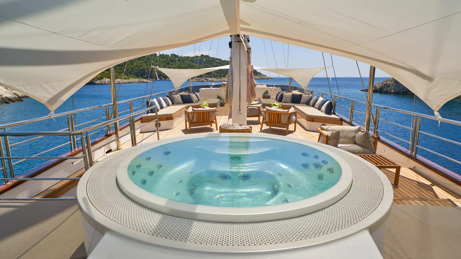 03-Mal-Allure-Jacuzzi _.JPG