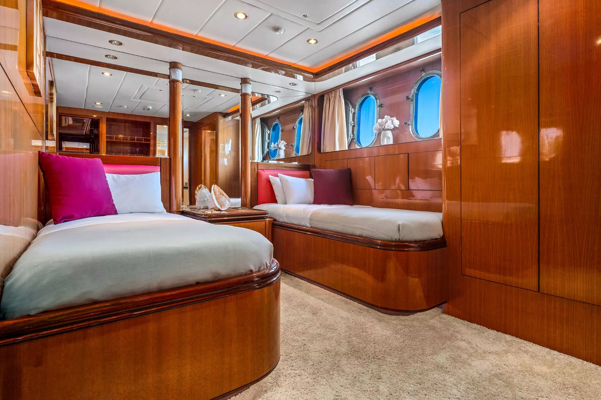 15-Conte Stefani-Starboard Forward Twin .jpg