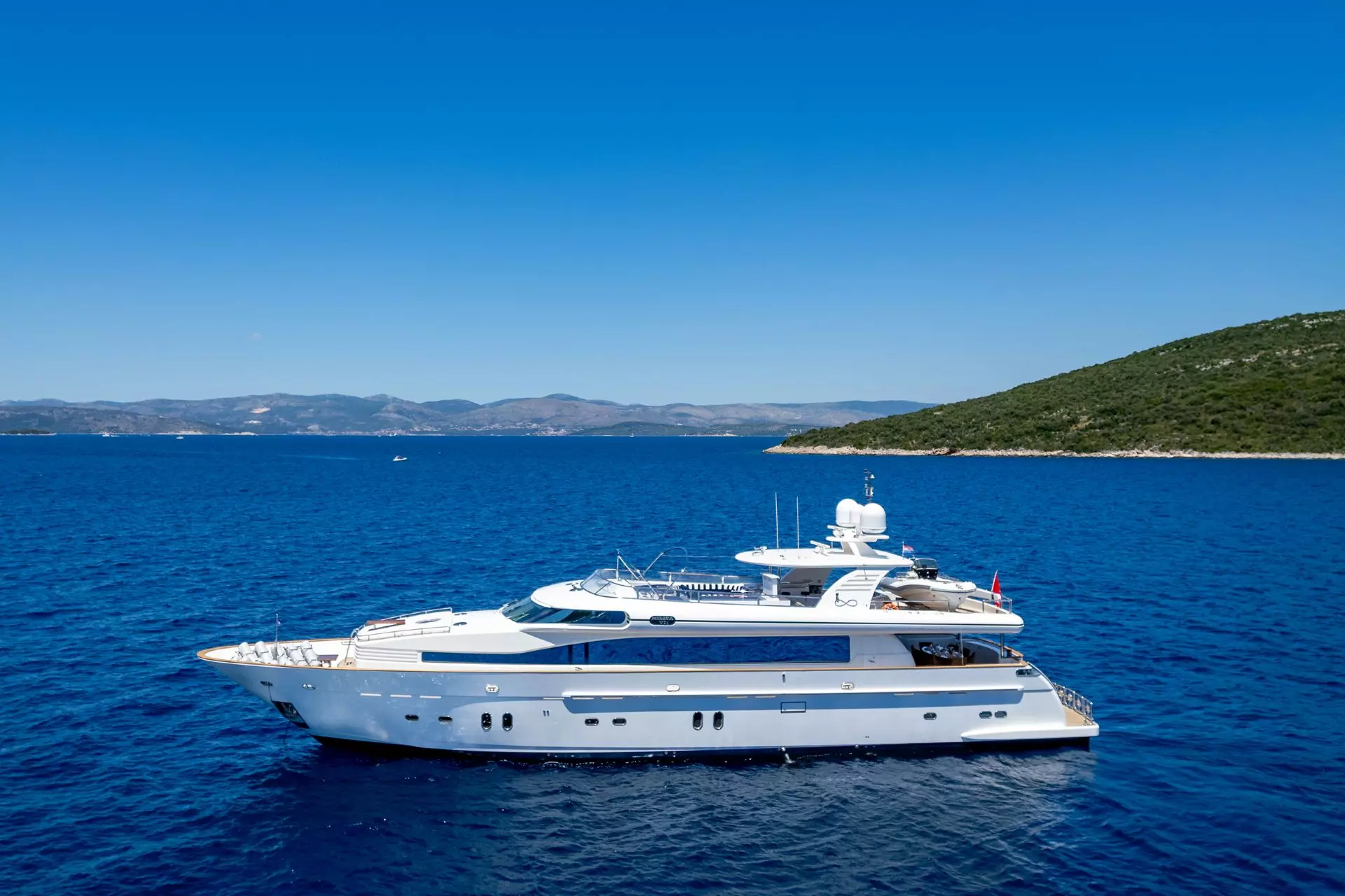 00-Conte Stefani - side view.jpg