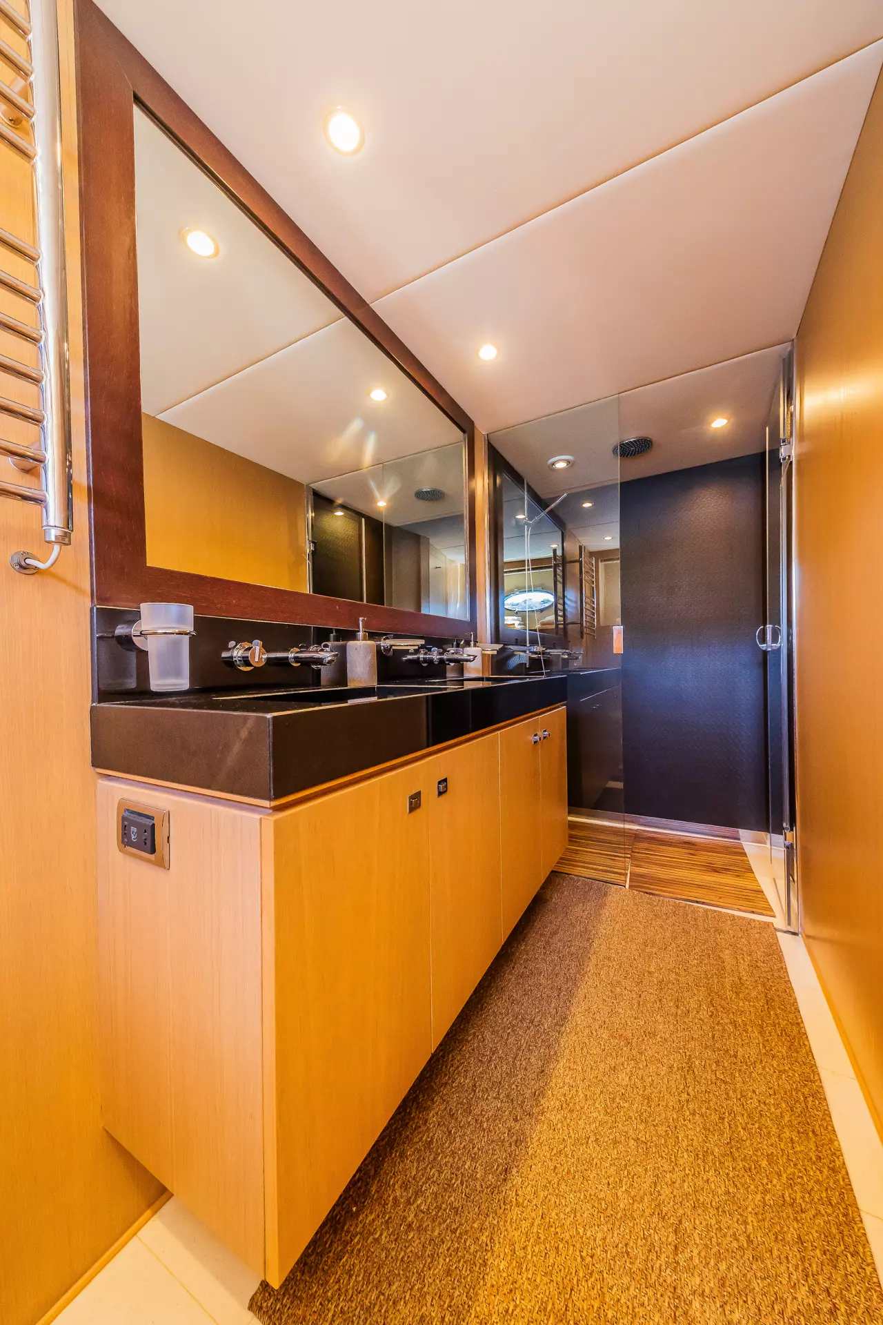 28-Gitana-II-Master-bathroom_.jpg