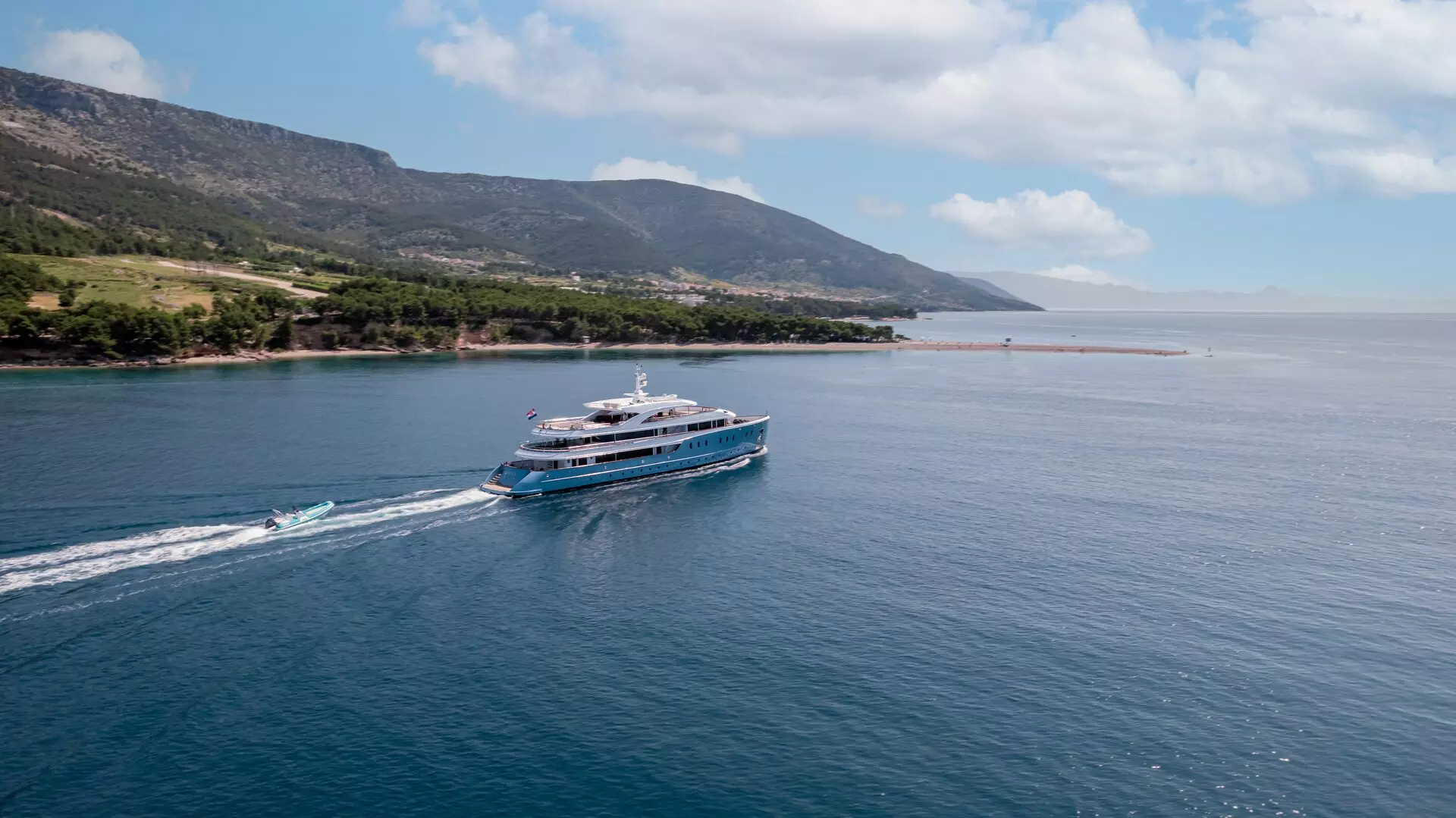 01 - Exterior (1).jpg