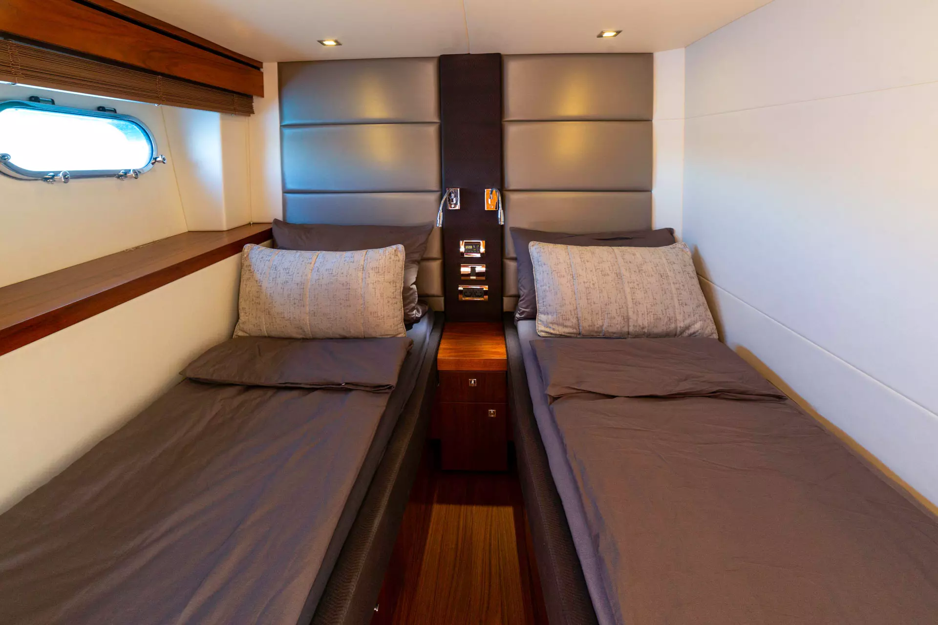 25-2-Drunk-Star-board-Twin-cabin_.JPG