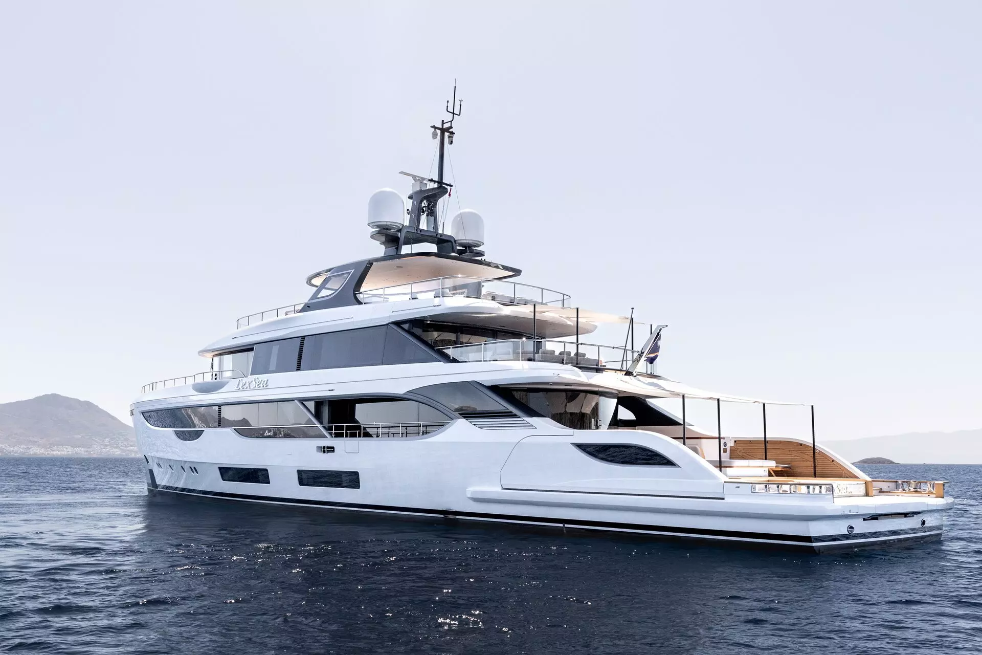 23 LEXSEA_40b.Profile - Aft.jpg