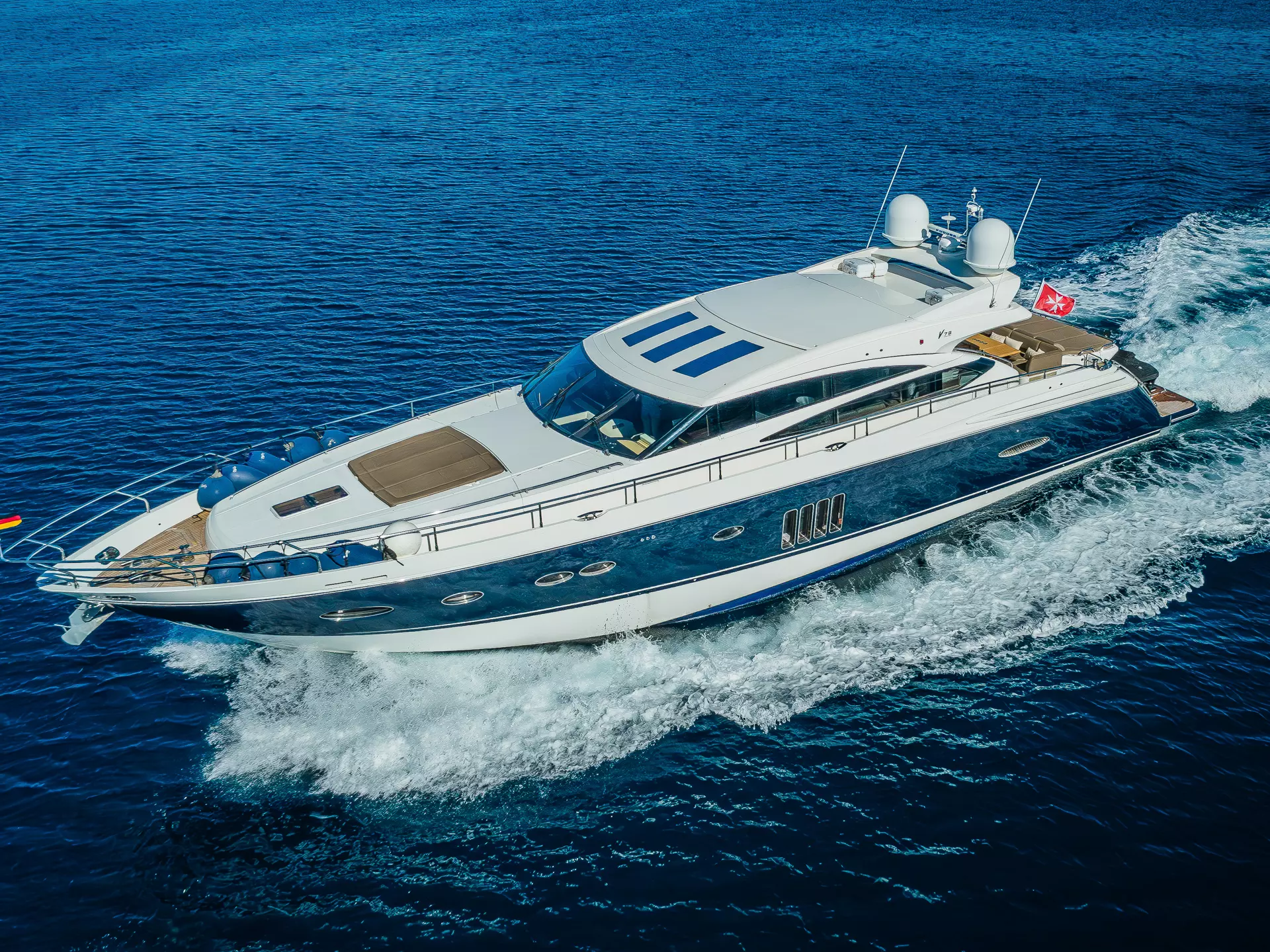 03-Gitana-II-portside-cruising_.jpg