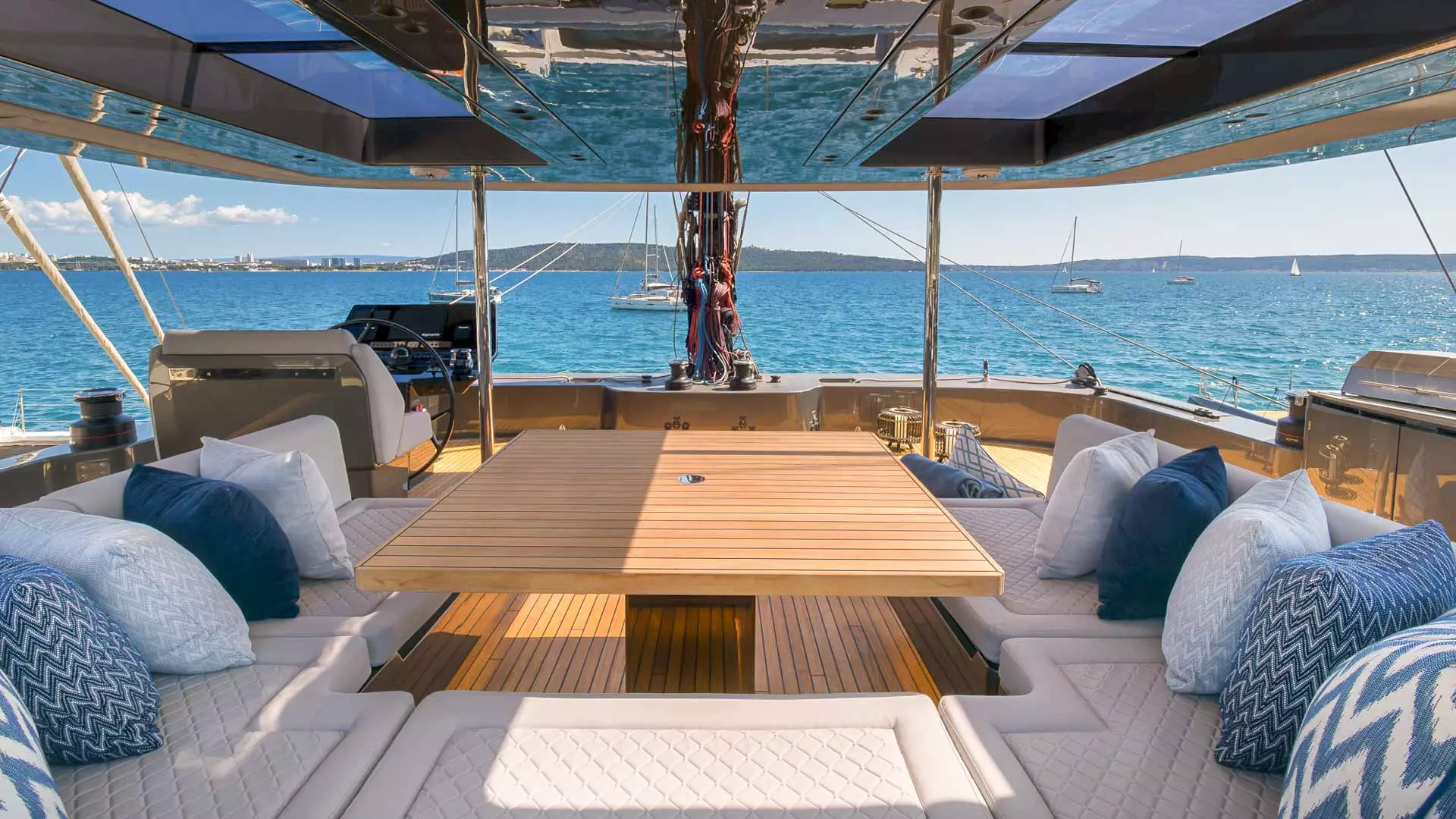 Sunreef 70 Eco Sunreef 70 Eco flybridge.jpg