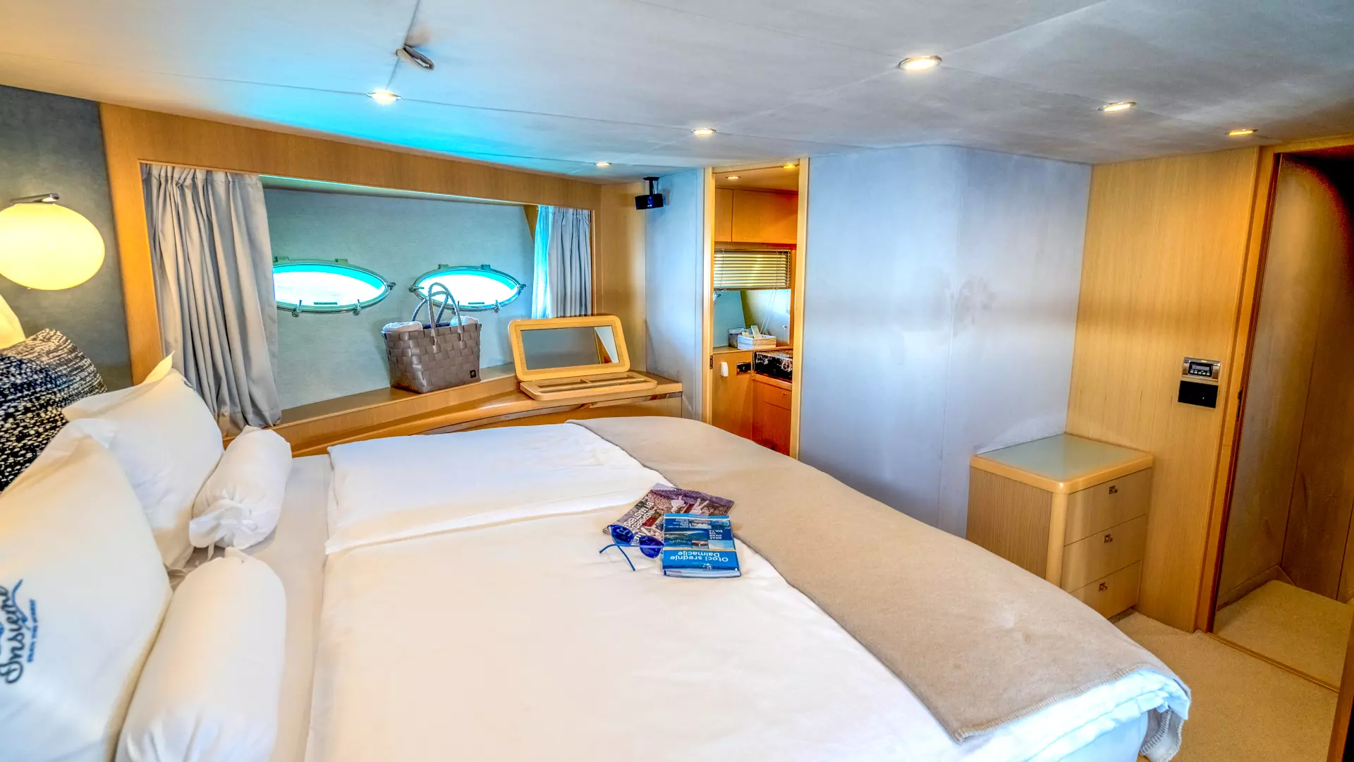 21-INSIEME-VIP-cabin-view_.jpg