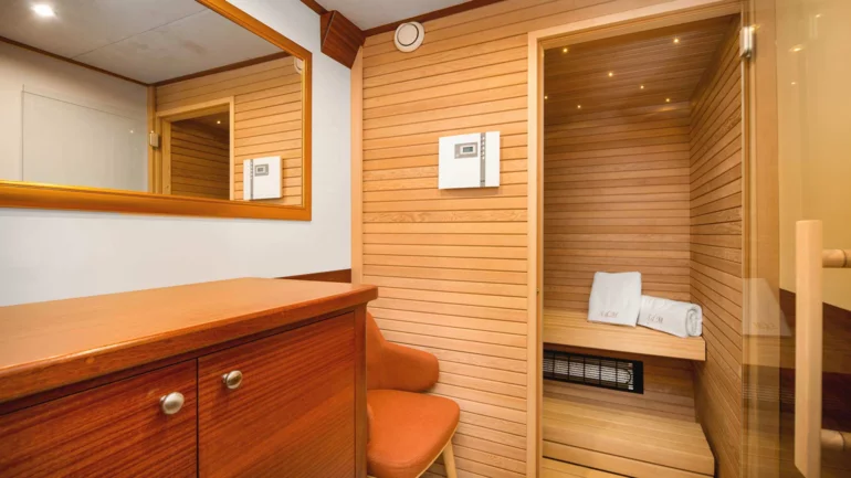 Yacht sauna